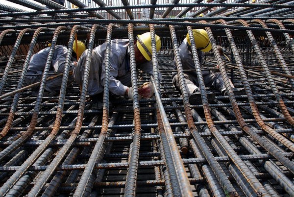 NGÀY 23/2: GIÁ SẮT THÉP TRÊN SÀN GIAO DỊCH THƯỢNG HẢI CHƯA DỨT ĐÀ TĂNG